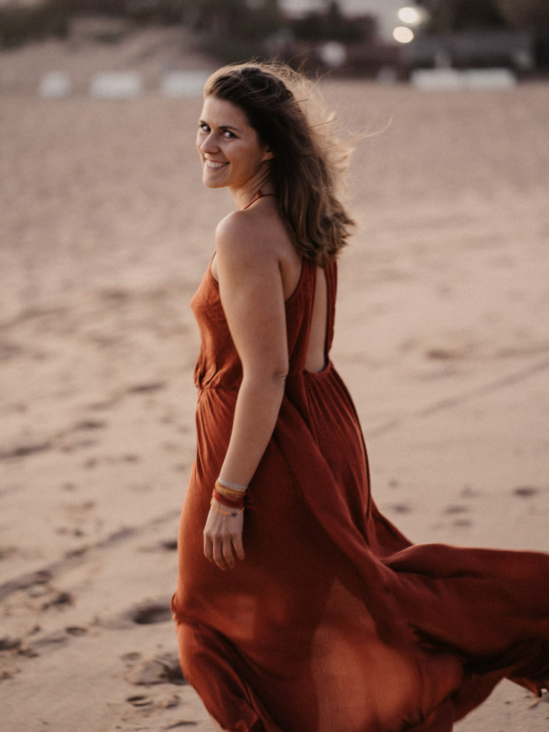 Göttinnen Shooting mit Sabrina in Canos de Meca bei Sonnenuntergang