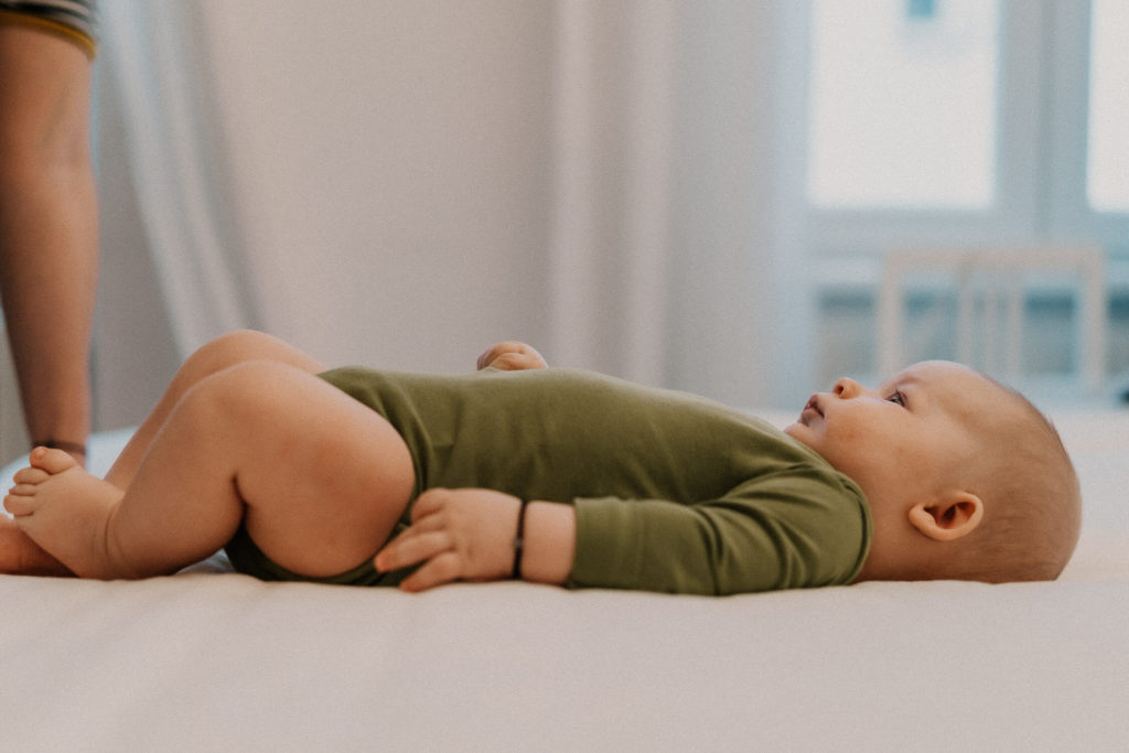 Newborn Shooting in Wiener Altbau Wohnung