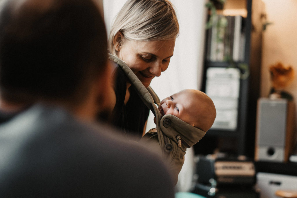 Newborn Shooting in Wiener Altbau Wohnung